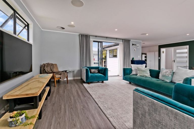 Photo of property in 125 Solar Road, Glen Eden, Auckland, 0602