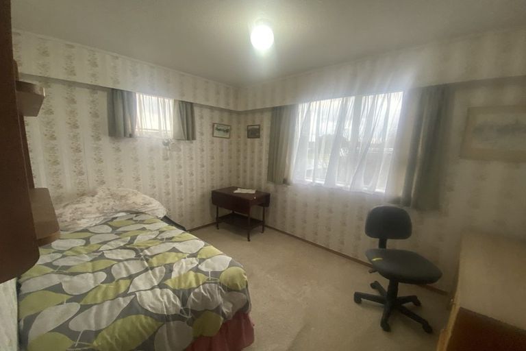 Photo of property in 8 Warden Place, Mangere Bridge, Auckland, 2022