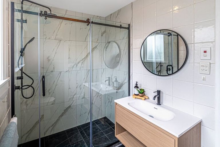 Photo of property in 1/58 Wilsons Road, Saint Martins, Christchurch, 8022