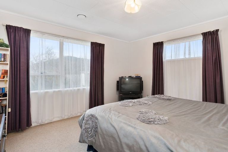 Photo of property in 9 Rinaha Place, Koutu, Rotorua, 3010