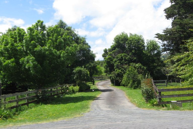 Photo of property in 820 Papakura-clevedon Road, Ardmore, Papakura, 2582