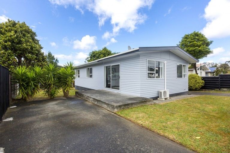 Photo of property in 7 Blueberry Grove, Timberlea, Upper Hutt, 5018