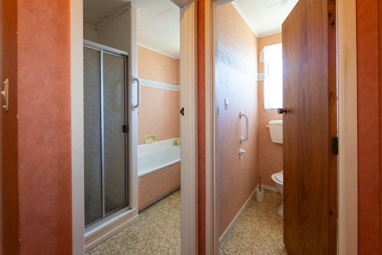 Photo of property in 2/27 Ranfurly Street, Tamatea, Napier, 4112