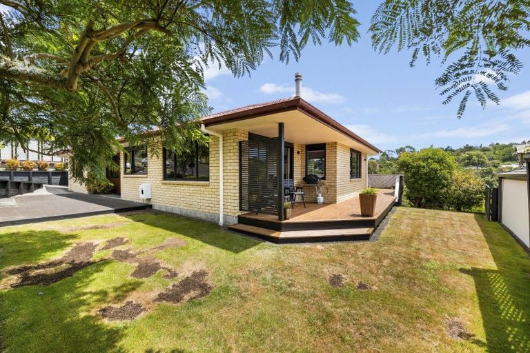 Photo of property in 203 Heta Road, Merrilands, New Plymouth, 4312