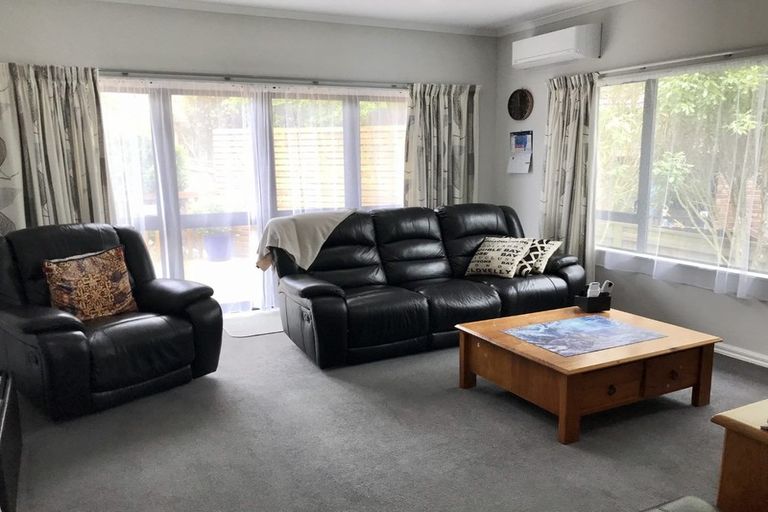 Photo of property in 9 Mcewen Crescent, Riverstone Terraces, Upper Hutt, 5018