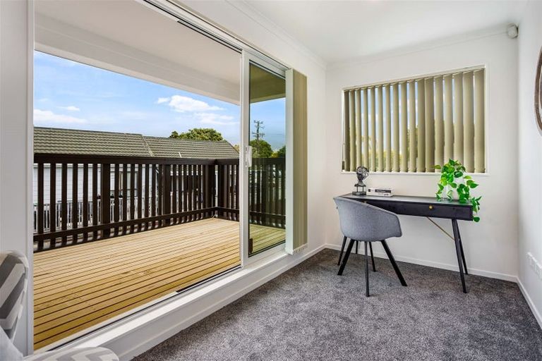 Photo of property in 96b Sturges Road, Henderson, Auckland, 0612