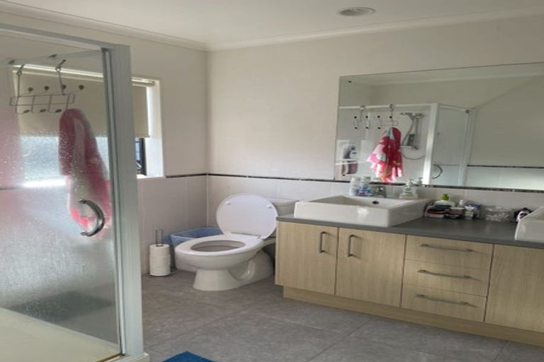 Photo of property in 2 Beros Place, Flat Bush, Auckland, 2016