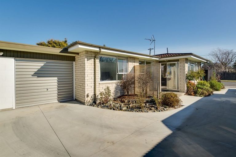 Photo of property in 1/1 Solway Avenue, Ilam, Christchurch, 8041
