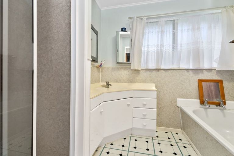 Photo of property in 9 Rinaha Place, Koutu, Rotorua, 3010