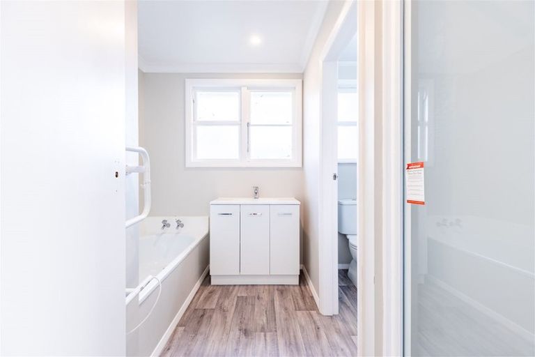 Photo of property in 2 Patea Place, Terrace End, Palmerston North, 4410