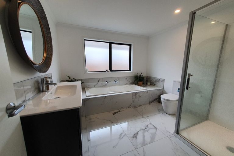 Photo of property in 65 Nobilo Road, Kumeu, 0810