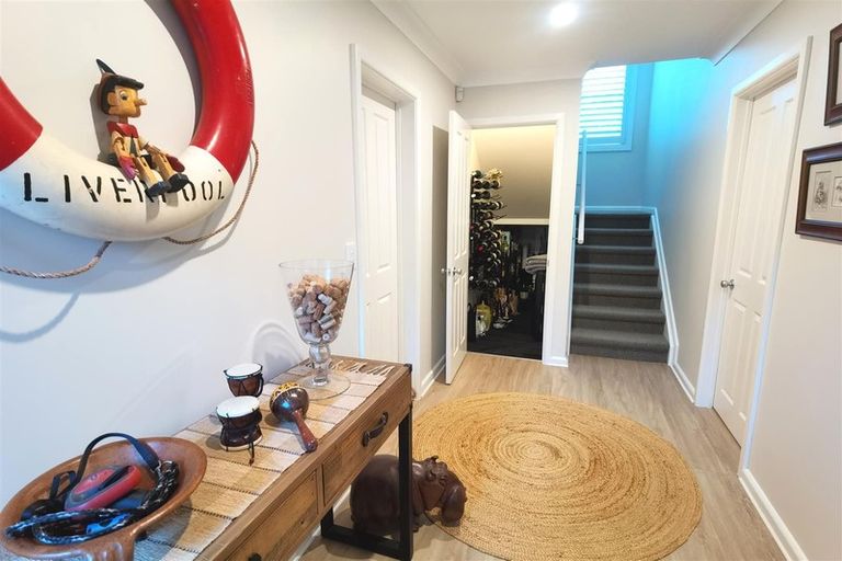 Photo of property in 172 Mellons Bay Road, Mellons Bay, Auckland, 2014