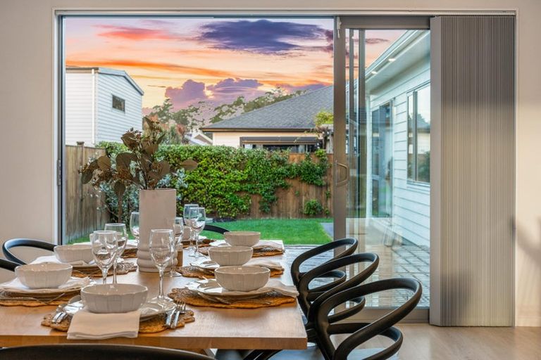 Photo of property in 3 Tarras Road, Kumeu, 0810