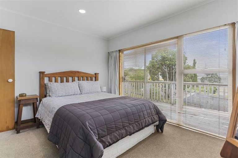 Photo of property in 16 Juniper Road, Sunnynook, Auckland, 0620