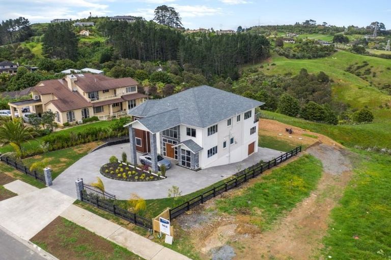 Photo of property in 26 Michael Bosher Way, Flat Bush, Auckland, 2019