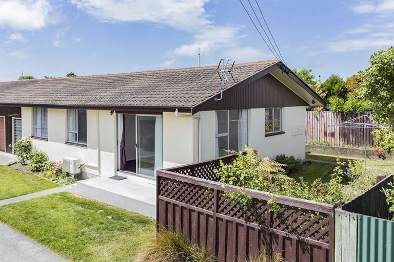 Photo of property in 1/148a Beach Road, North New Brighton, Christchurch, 8083