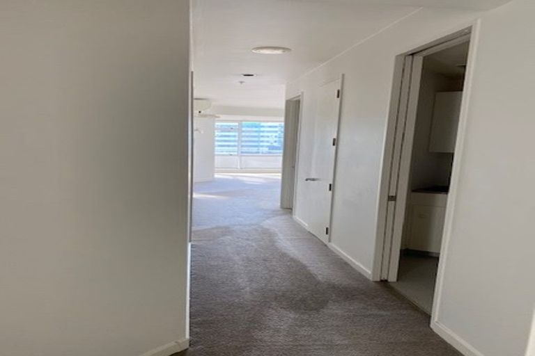 Photo of property in Seaview Apartments, 9d/4 Short Street, Auckland Central, Auckland, 1010