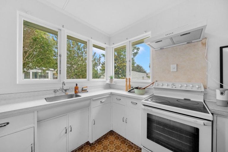 Photo of property in 79 Victoria Street, Carterton, 5713