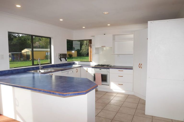 Photo of property in 12 Te Horo Beach Road, Te Horo, Otaki, 5581