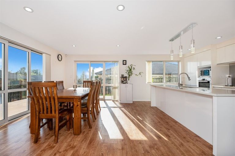 Photo of property in 47 Tiriwa Drive, Massey, Auckland, 0614