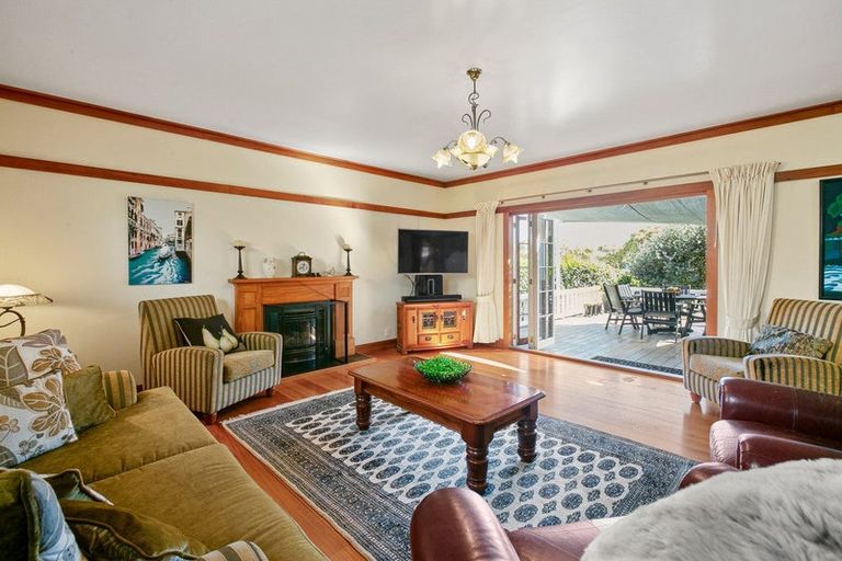 Photo of property in 124 Pendarves Street, New Plymouth, 4312