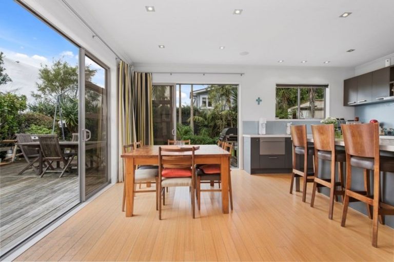 Photo of property in 6 Regent Street, Devonport, Auckland, 0624