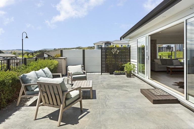 Photo of property in 35 Margaret Shields Avenue, Aotea, Porirua, 5024