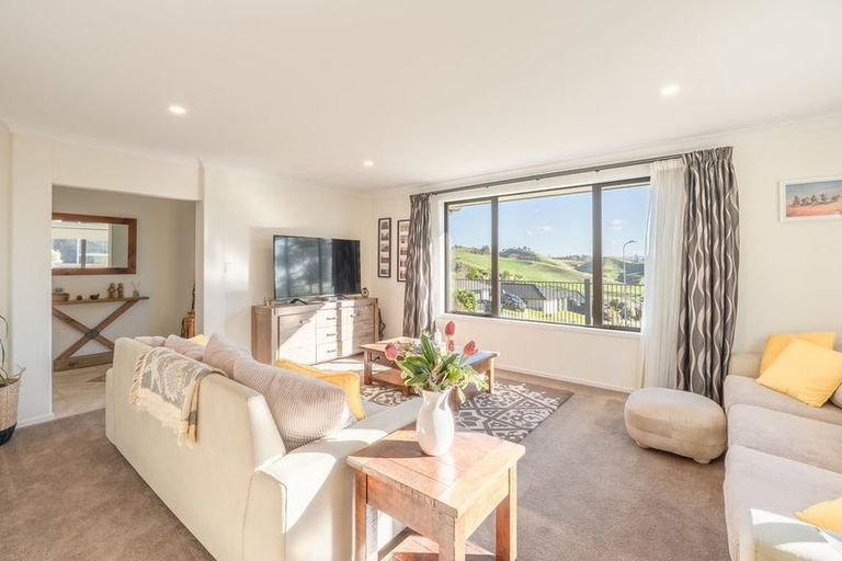 Photo of property in 274 Ballintoy Park Drive, Welcome Bay, Tauranga, 3175