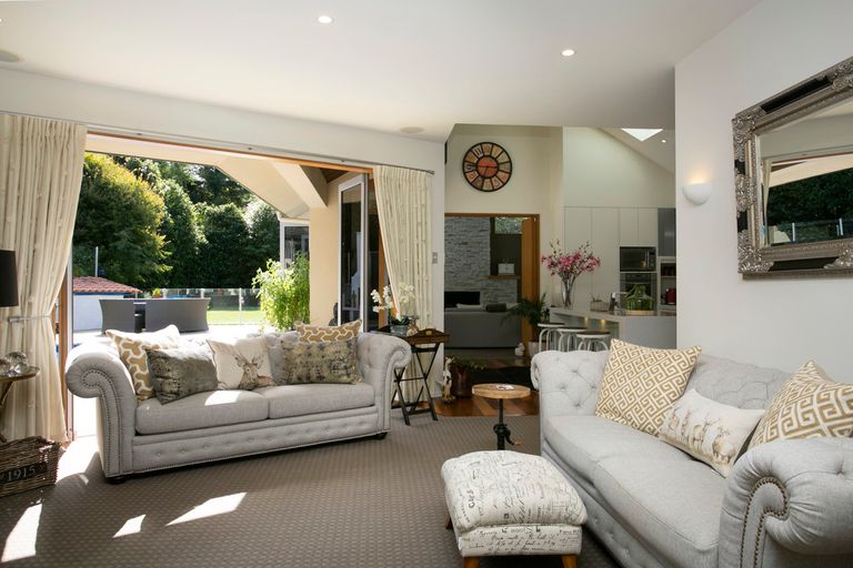 Photo of property in 5 Cameron Drive, Acacia Bay, Taupo, 3385