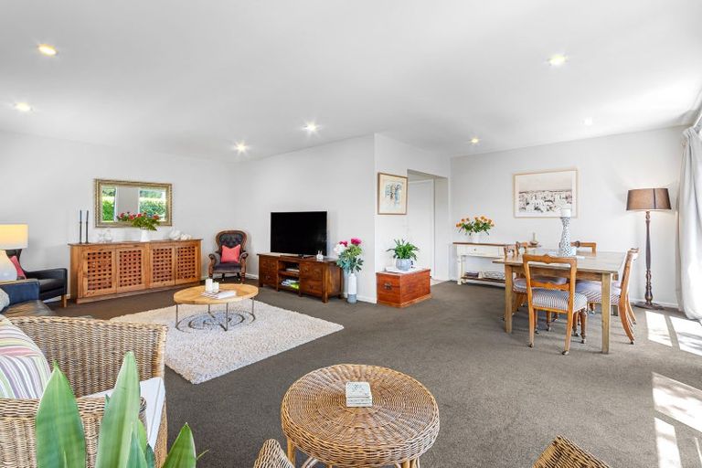 Photo of property in 2 Woodbank Street, Somerfield, Christchurch, 8024