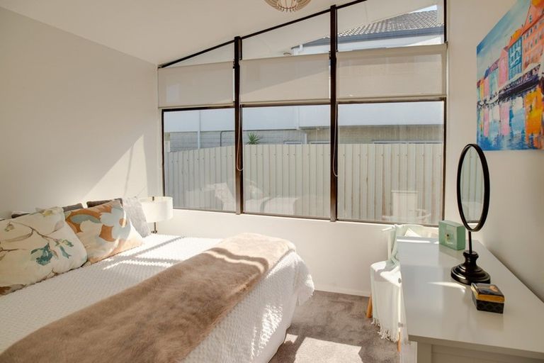 Photo of property in 98 The Esplanade, Westshore, Napier, 4110