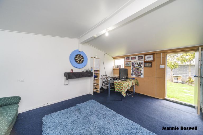 Photo of property in 6 Pukatea Place, Milson, Palmerston North, 4414