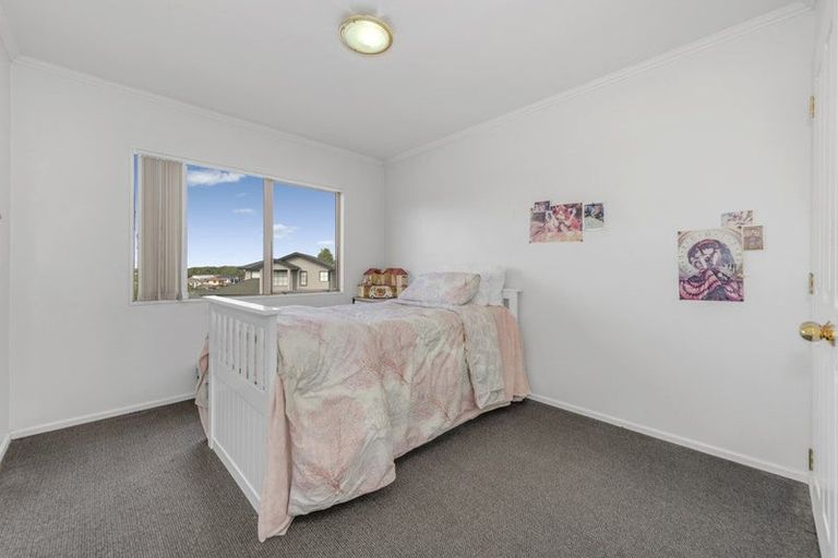 Photo of property in 3 Fairchild Avenue, Goodwood Heights, Auckland, 2105