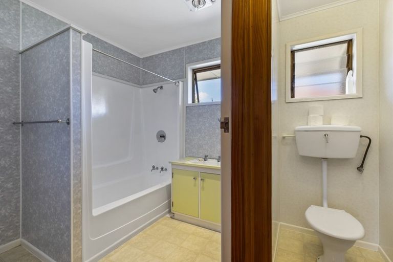 Photo of property in 2/28 Oakland Avenue, Papatoetoe, Auckland, 2025