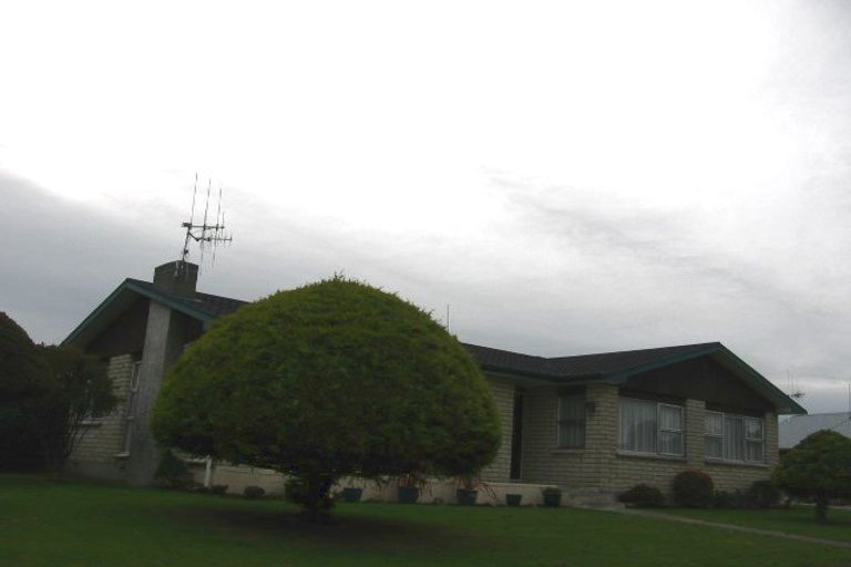 Photo of property in 43 Meadowbrook Drive, Cloverlea, Palmerston North, 4412