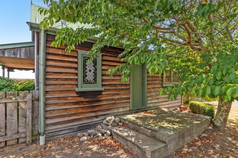 Photo of property in 27 Ferry Road, Martinborough, 5711