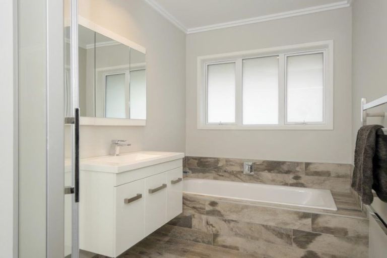 Photo of property in 8 Matikao Way, Pukekohe, 2120