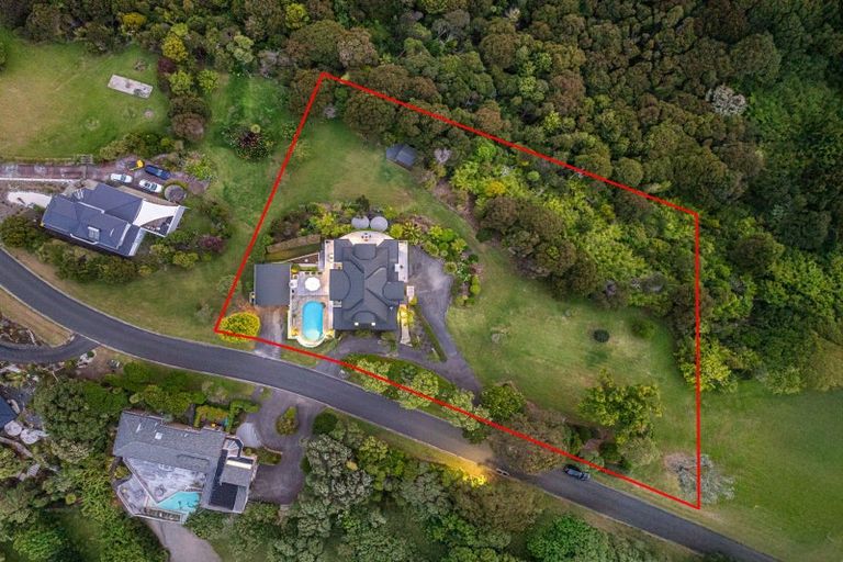 Photo of property in 2 Puriri Place, Sandspit, Warkworth, 0982