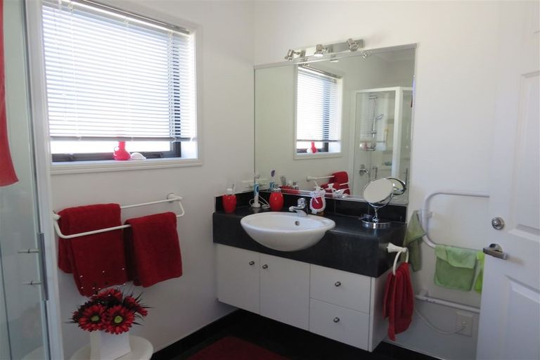 Photo of property in 8 Ngaio Street, Levin, 5510