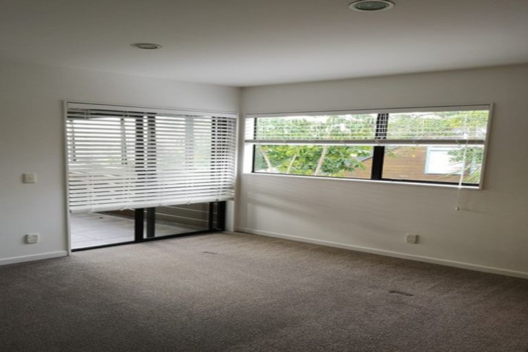Photo of property in 62 Newhaven Terrace, Mairangi Bay, Auckland, 0630