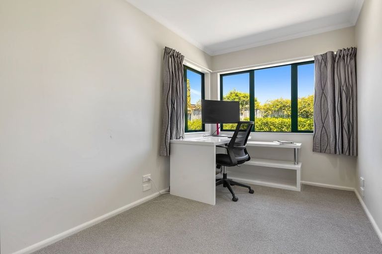 Photo of property in 2 Hanna Place, Havelock North, 4130