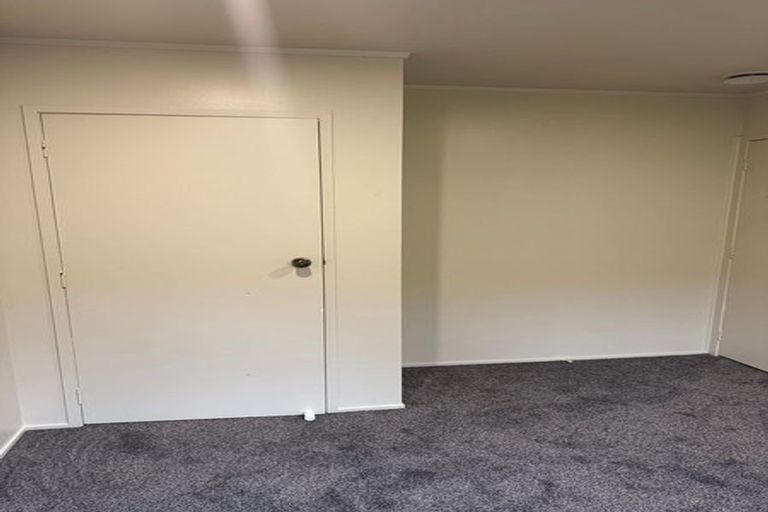Photo of property in 2/6 Raddock Place, Half Moon Bay, Auckland, 2012