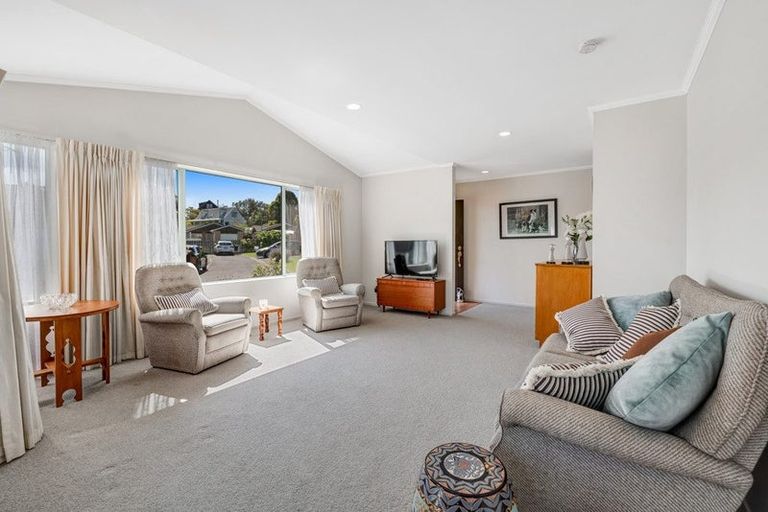 Photo of property in 6 The Boulevard, Red Beach, 0932