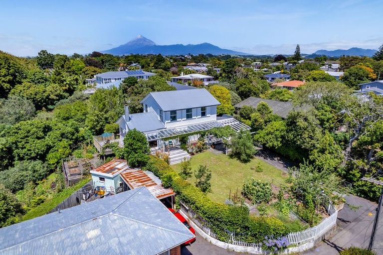 Photo of property in 75c Govett Avenue, Frankleigh Park, New Plymouth, 4310
