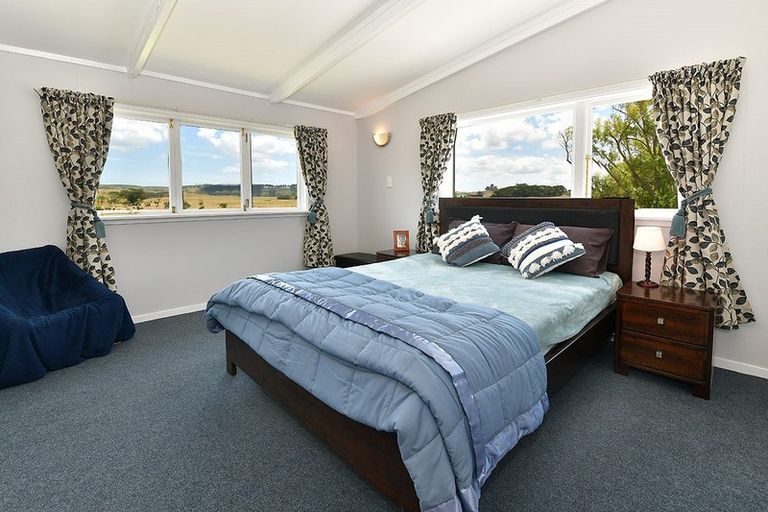 Photo of property in 2083 State Highway 16, Helensville, 0875