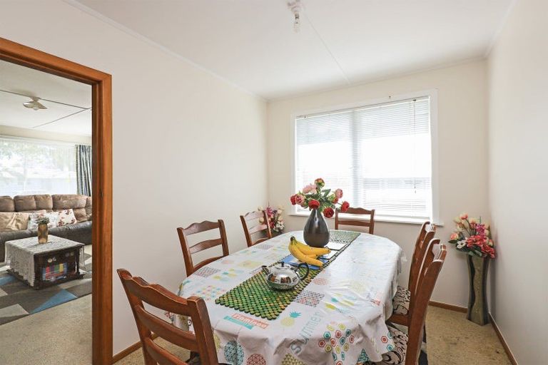 Photo of property in 11 Henderson Road, Flaxmere, Hastings, 4120