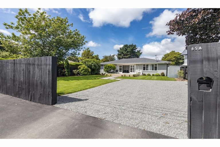 Photo of property in 1/65 Middlepark Road, Sockburn, Christchurch, 8042
