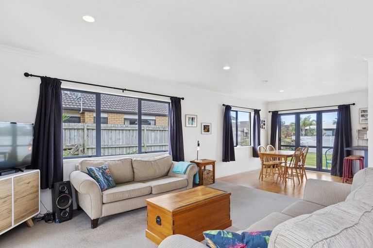 Photo of property in 24 Sarah Place, Papamoa Beach, Papamoa, 3118