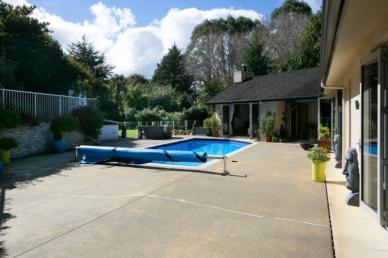 Photo of property in 5 Cameron Drive, Acacia Bay, Taupo, 3385