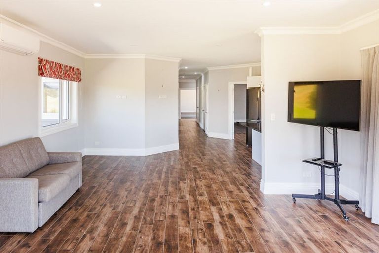 Photo of property in 52 Highland View Drive, Tokomaru, Palmerston North, 4474